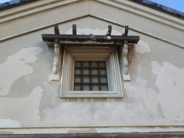 210829小槻の登録文化財の修理　漆喰壁