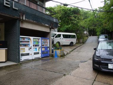 210619観光地らしからぬ門前の様子　奈良県桜井市多武峰談山神社