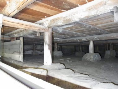110514寺の庫裏　客殿の床下　耐震補強