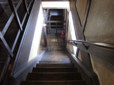 210314川本楼　「大和郡山の悠久をつむぐ」　階段