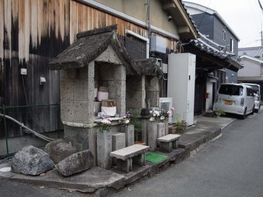 200515中町阪門神社の鬼瓦