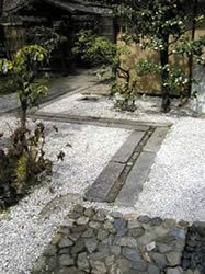 京都国立博物館の堪庵　延べ石