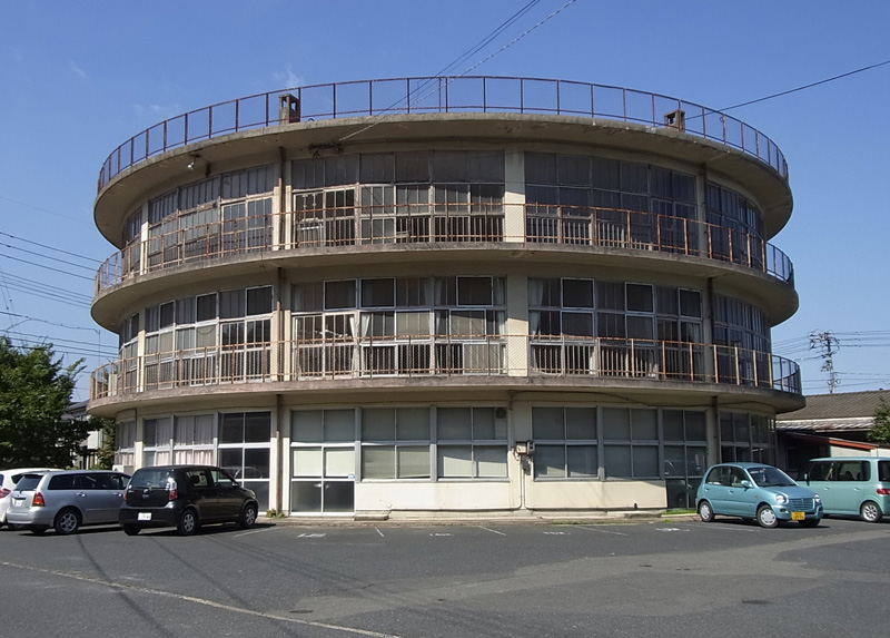 110928倉吉の円形校舎（鳥取県倉吉市立明倫小学校円形校舎。 1955年竣工の現存する日本最古の円形校舎）
